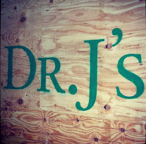 Dr. J’s Vibrant Café